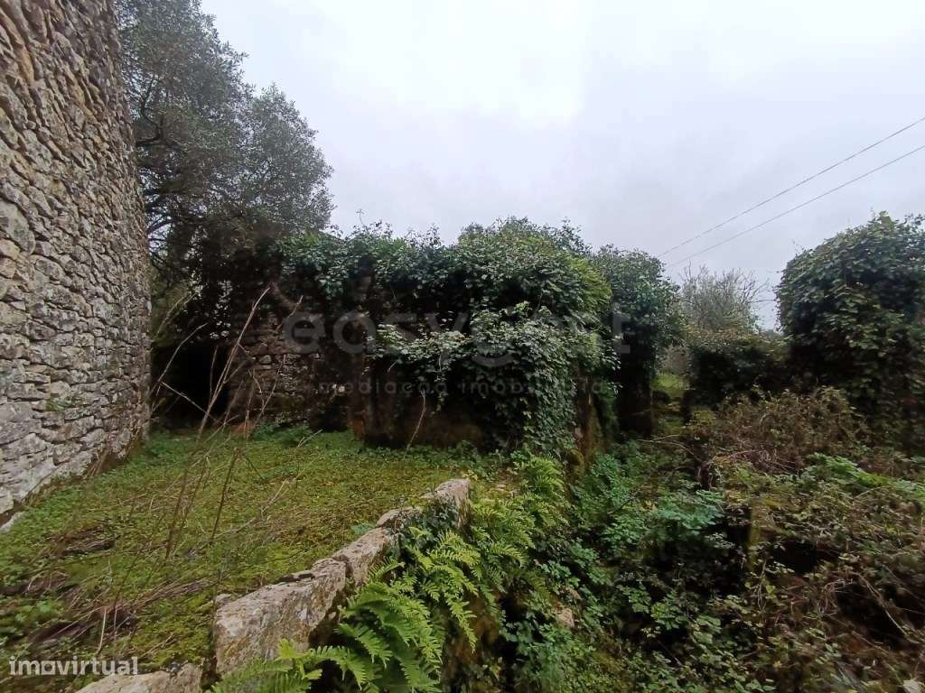 Moradia para reconstruir no concelho de Ferreira do Zêzere - Grande imagem: 4/15