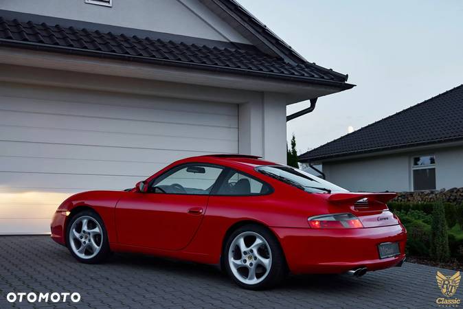 Porsche 911 Carrera - 31