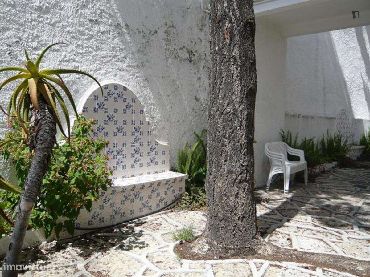 Quarto - localizado em  Coimbra - Grande imagem: 3/7