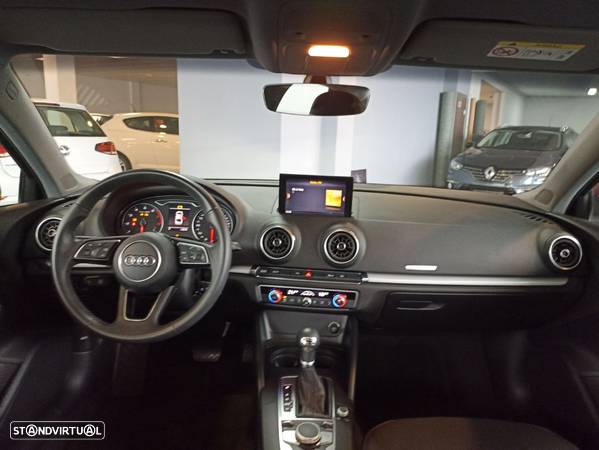 Audi A3 Limousine 30 TFSI Design S tronic - 20