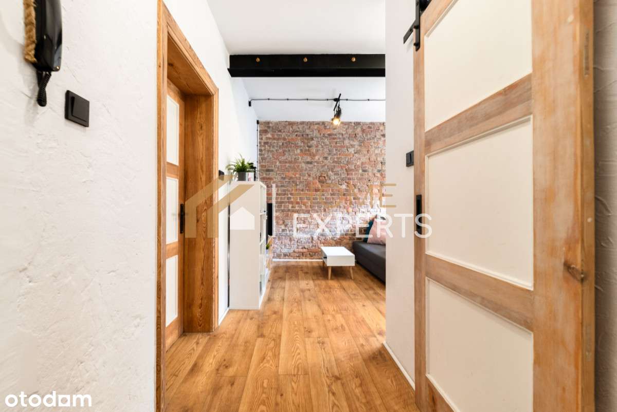 Stylowe, Dwustronne Mieszkanie w Loftowym Stylu - Pełny obrazek: 2/11