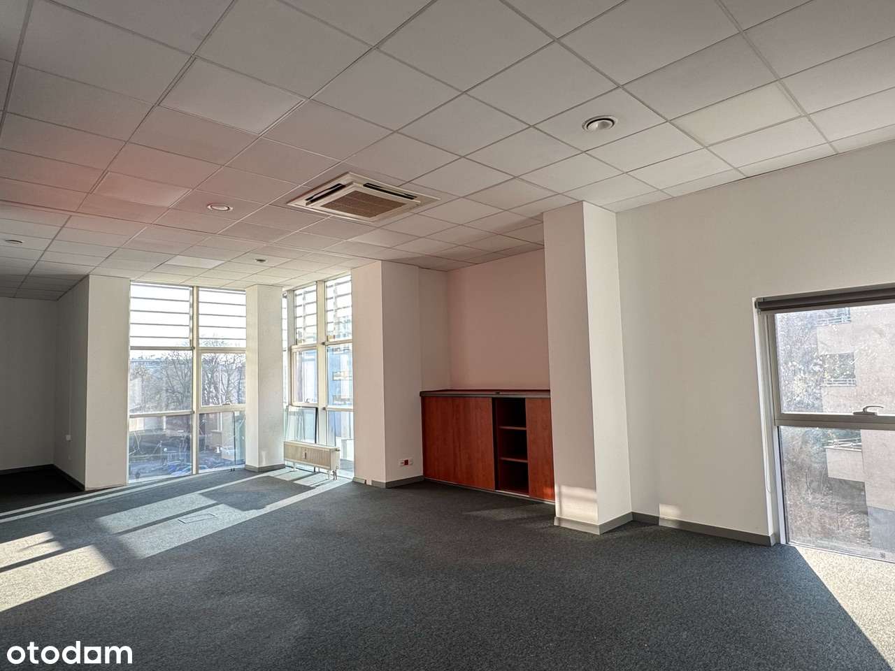 Reprezentacyjny obiekt biurowo - mieszkalny, znakomita lokalizacja.-2