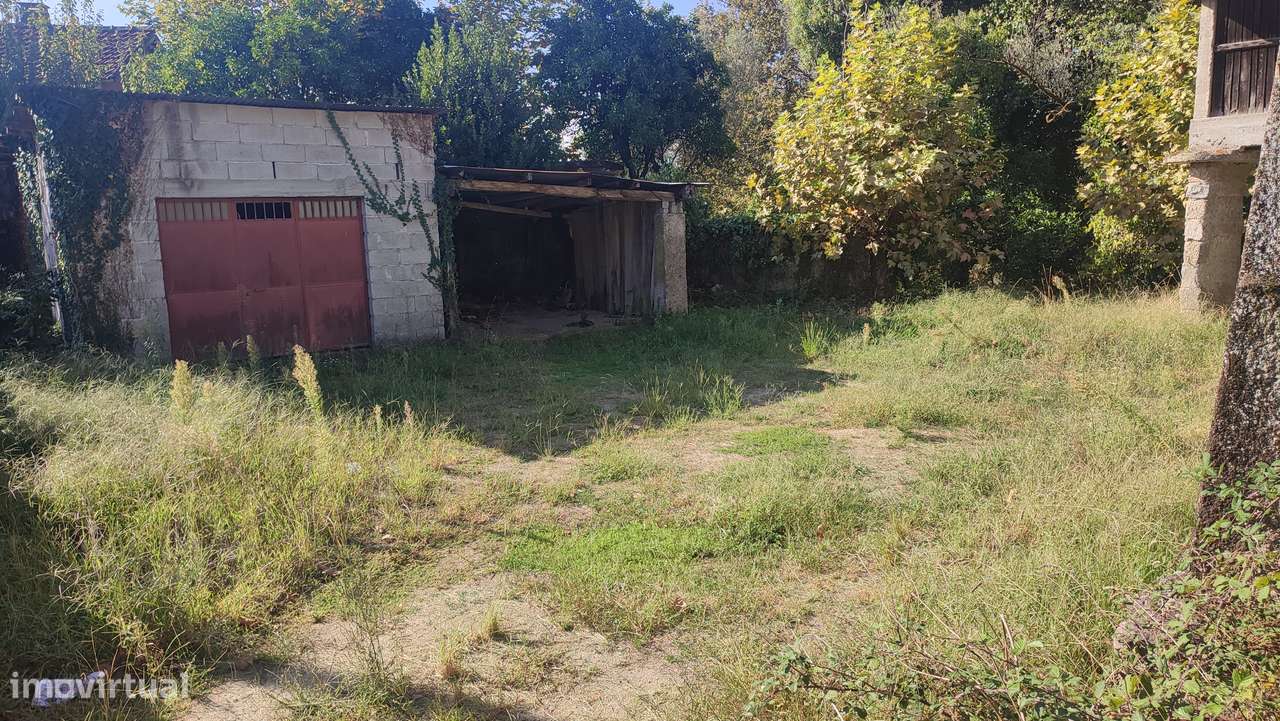 Moradias para restauro em Bouro Santa Maria, Amares-12