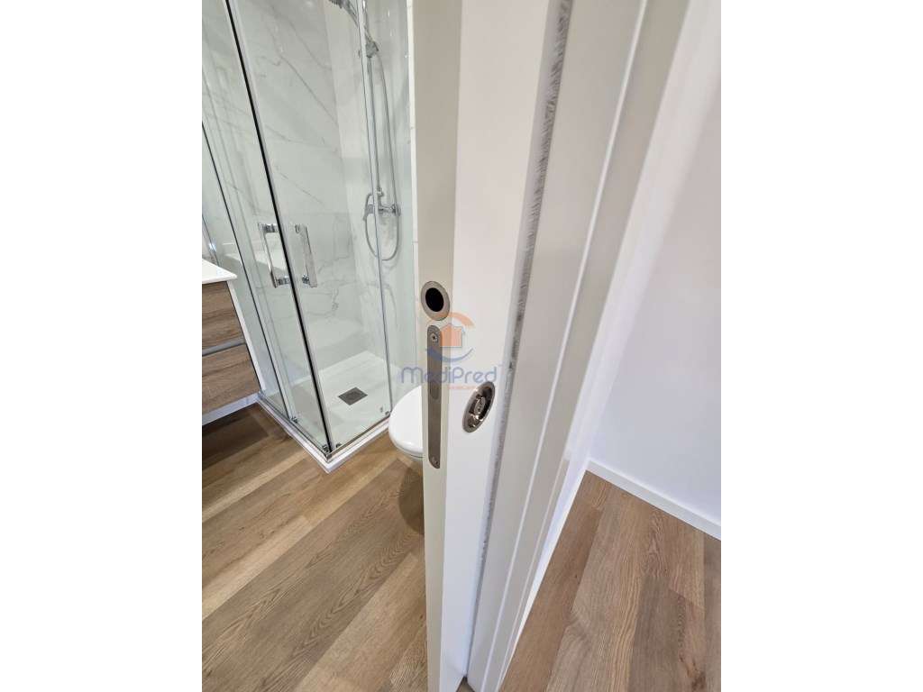 Apartamentos T3 NOVOS c/ 2 Varandas e BOX | Santo António dos Caval...-16