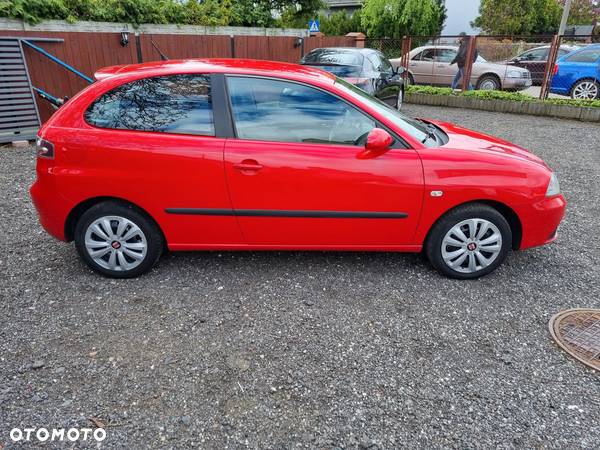 Seat Ibiza SC 1.4 16V Sport - 4