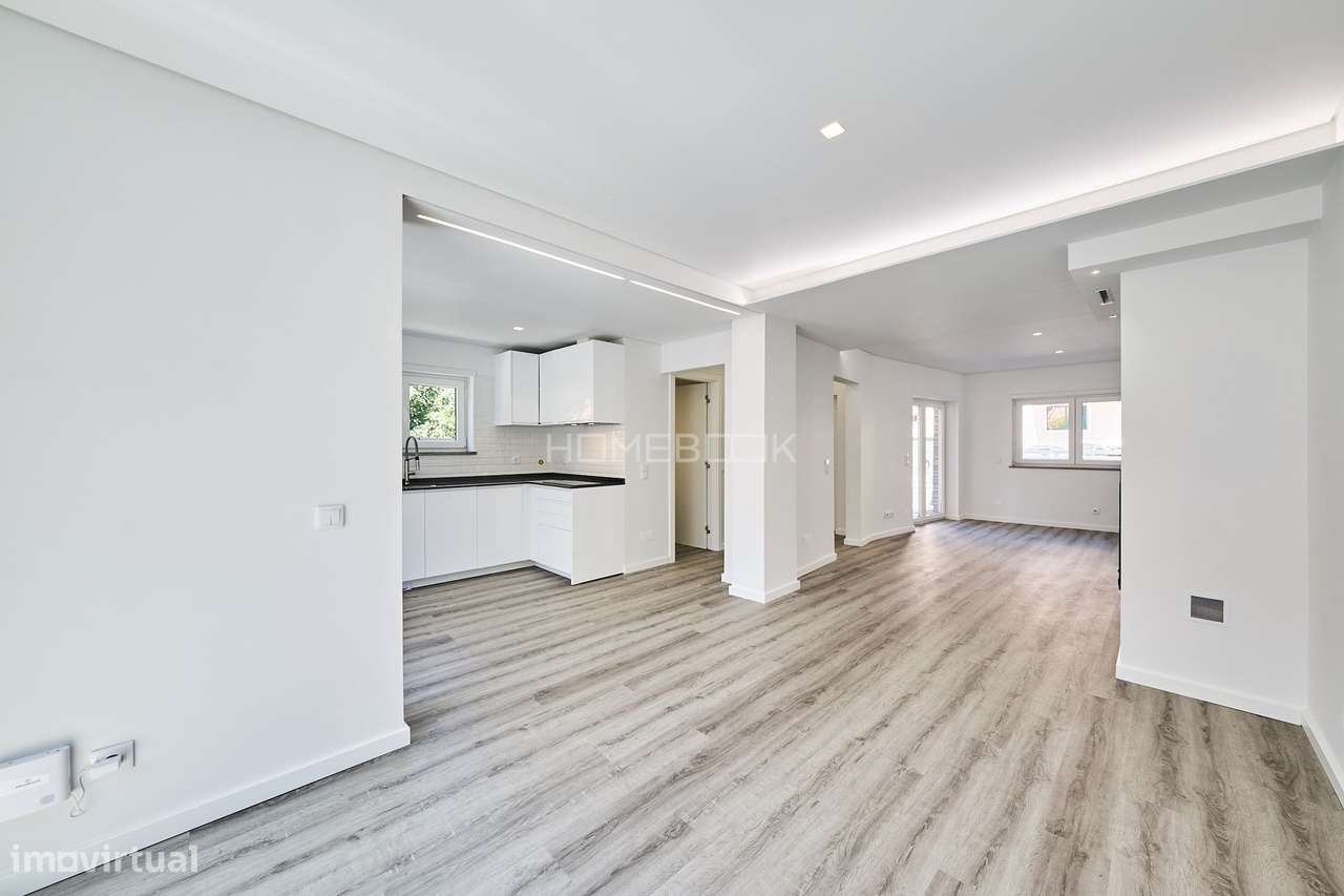 Luminosa moradia T3 totalmente remodelada em Alcabideche, Cascais. - Grande imagem: 4/28