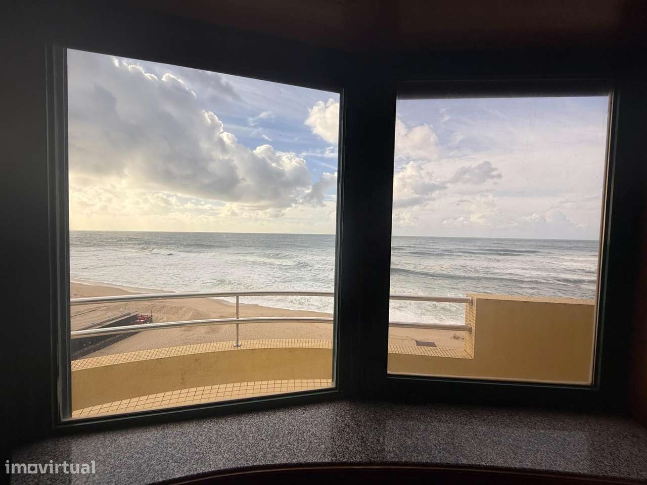 Apartamento T4 Duplex - Avenida dos Banhos (1ª Linha Mar)-24