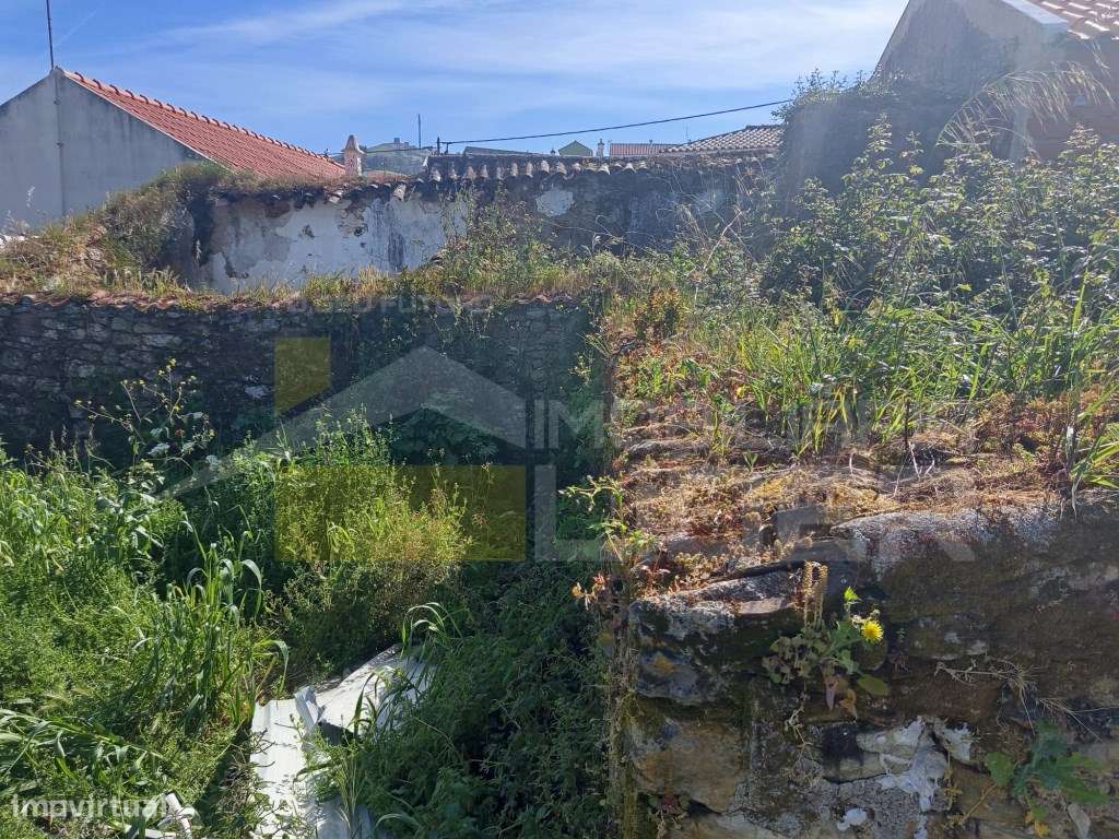 Ruina Inserida Em Terreno Urbano Com 113M2 Na Serreira Sapataria