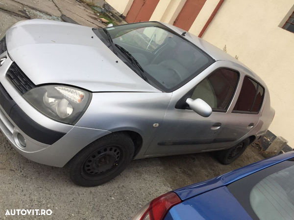 Dezmembrez RENAULT Clio 1.5 dci 2005 EURO 3 - 2