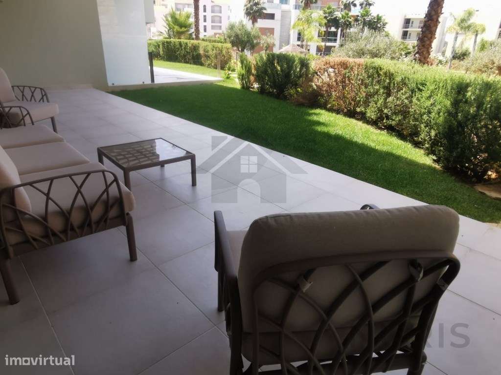 Apartamento T2 para Arrendamento Anual na Praia da Rocha - Grande imagem: 4/10