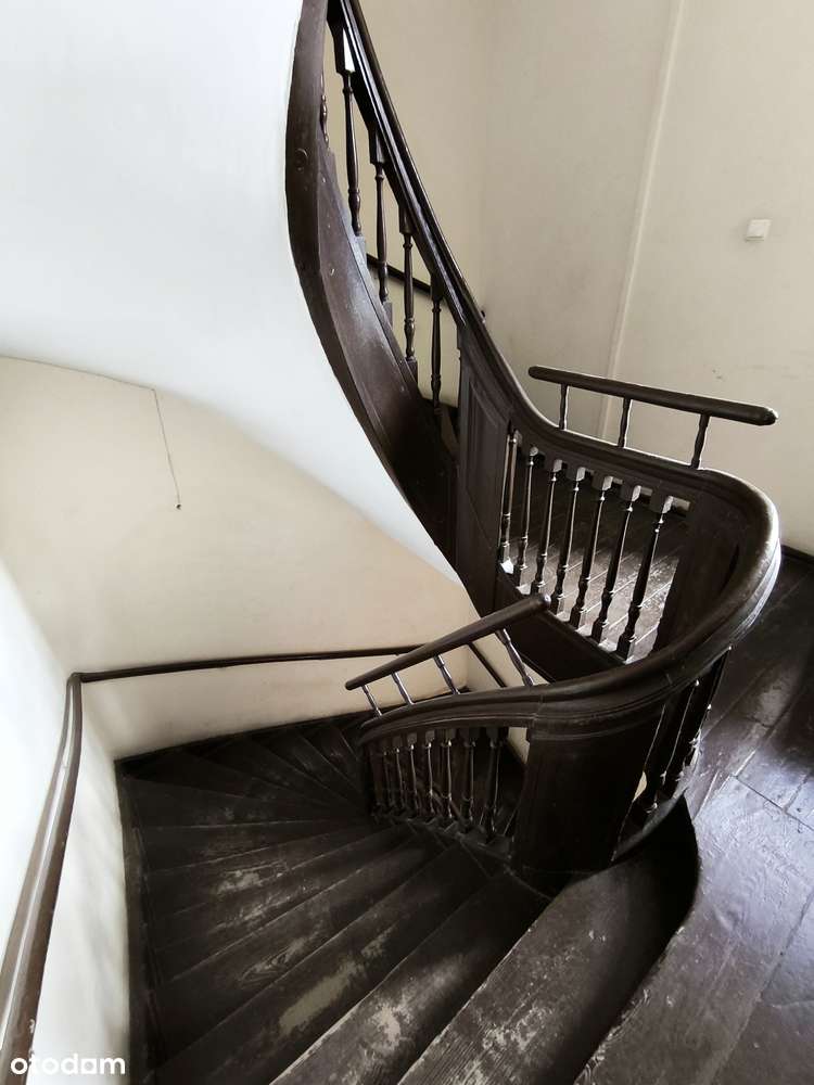 RYNEK Ul. Więzienna 5 !!! Całe piętro w kamienicy !!!-3