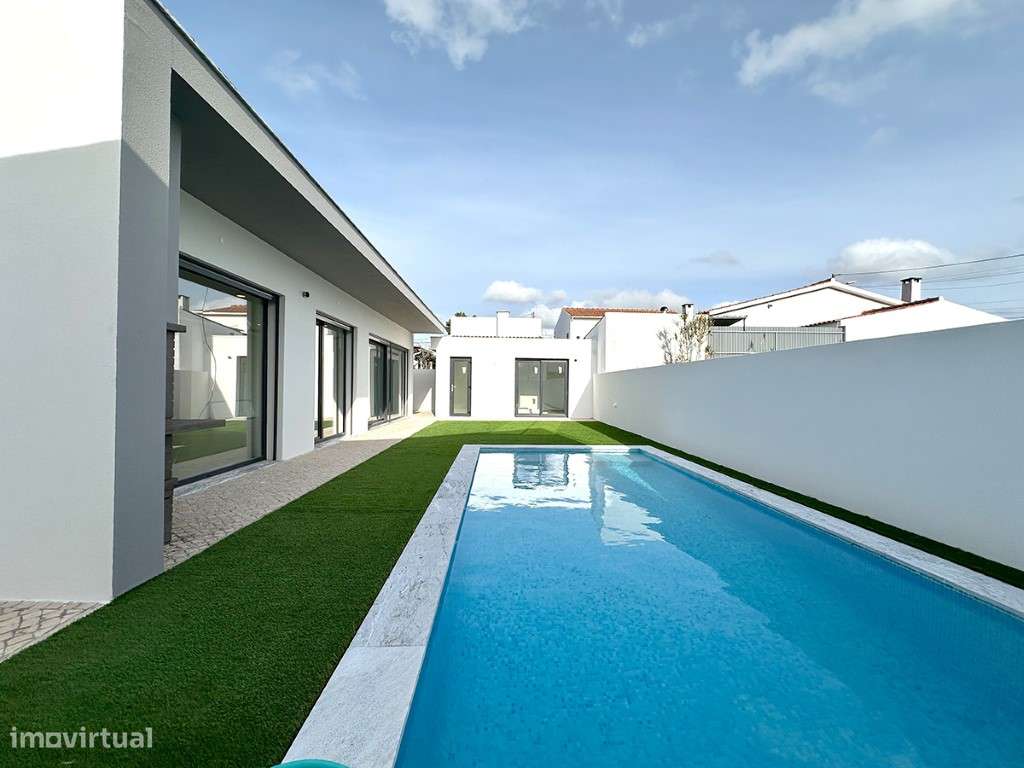 Moradia Térrea à Venda em Azeitão, T4 com 3 Suites e Piscina - Grande imagem: 3/34