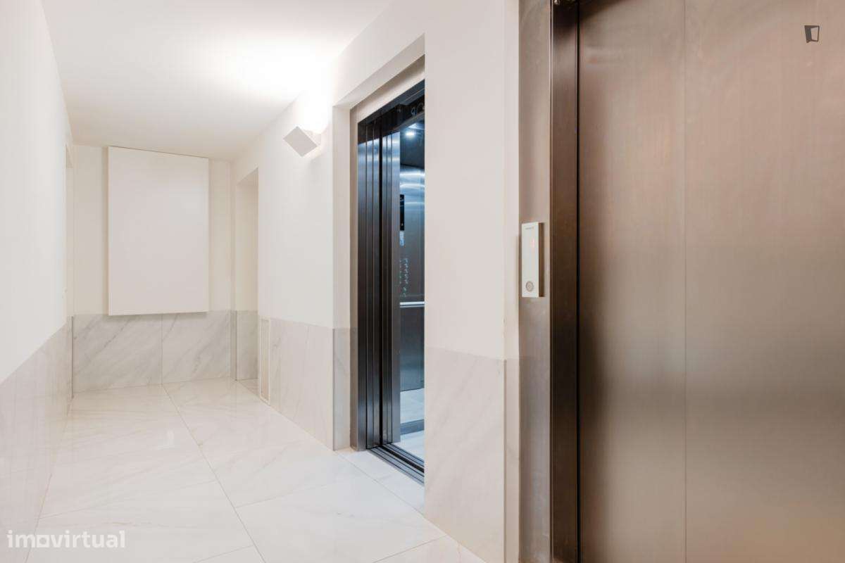 Apartamento com 1 quartos - localizado em Campanhã Porto - Grande imagem: 2/6