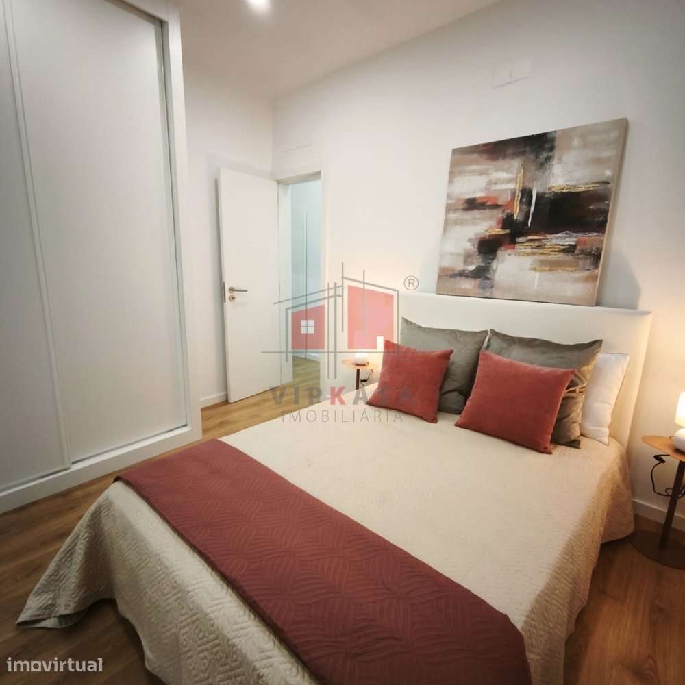 Apartamento T3 Remodelado em Benfica-14