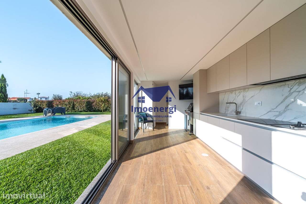 Excelente Moradia T4 de Luxo – 4 Frentes - Argivai-34