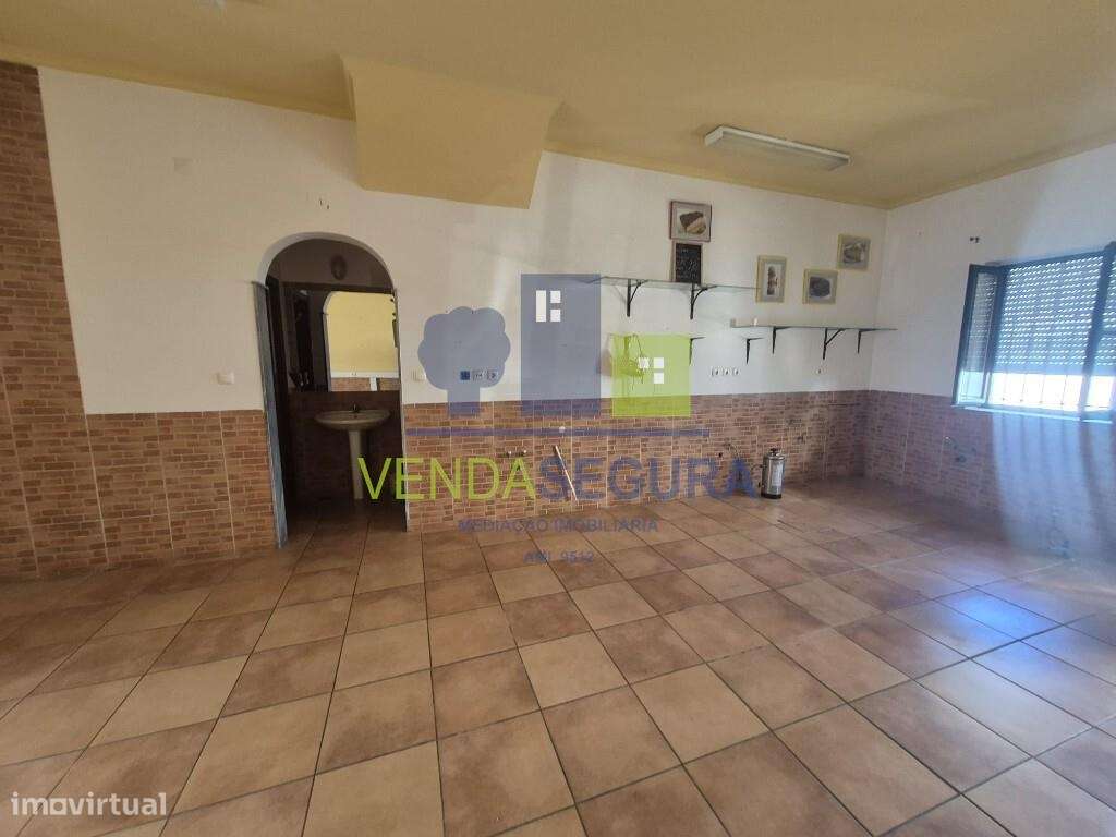Espaço Comercial + Apartamento T1 | Zona da Salúquia | Moura - Grande imagem: 4/17