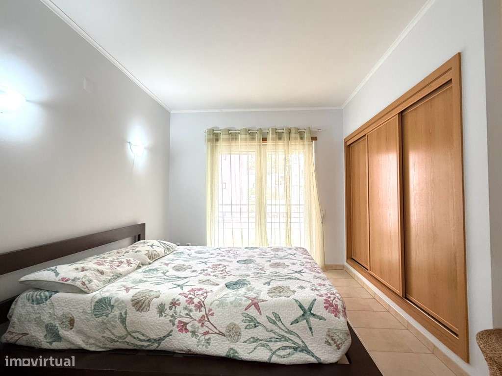 T3 com Terraço de 32 m², Garagem Dupla e Piscina a 300 m da Praia -...-10