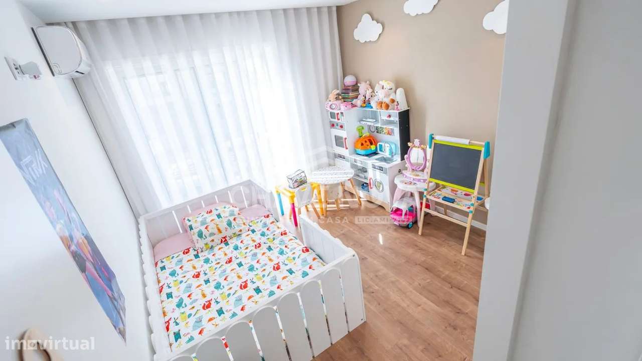 Apartamento T3 Remodelado com Garagem Box e Terreno para Cultivo-17