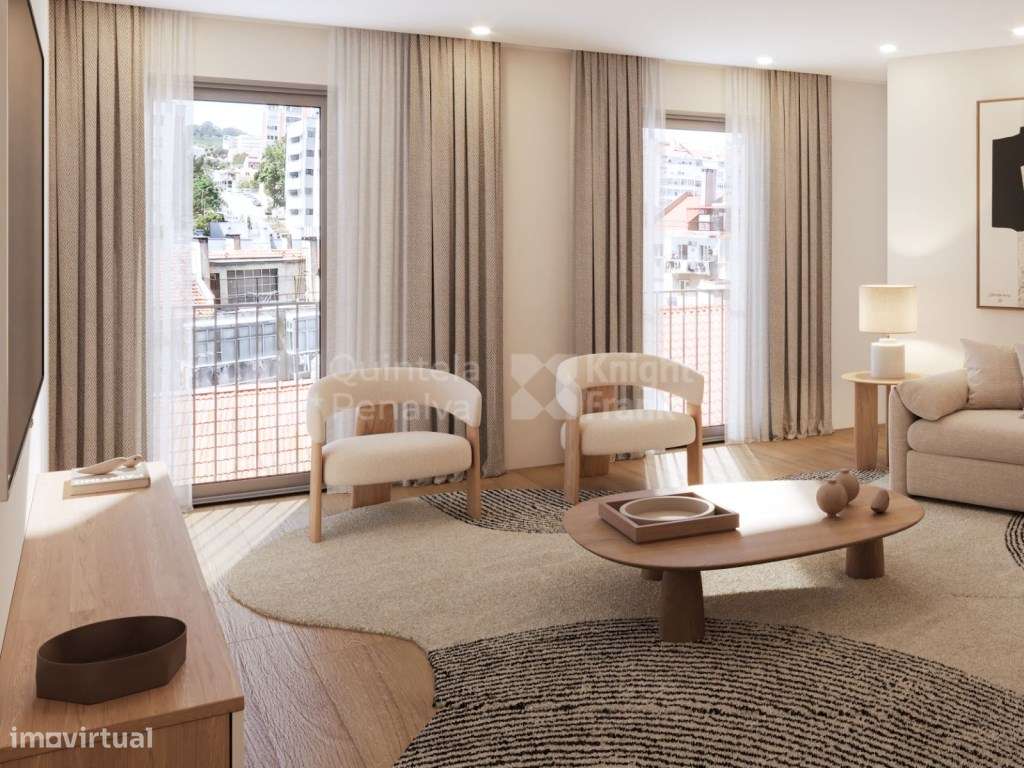 Moradia unifamiliar de tipologiaT3/T4 com 484 m2, em Alcântara - Grande imagem: 2/36