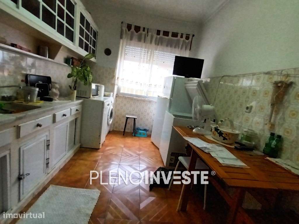 Apartamento T2 à venda na Torre da Marinha-15