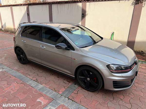 Volkswagen Golf 2.0 TSI BMT DSG GTI - 3