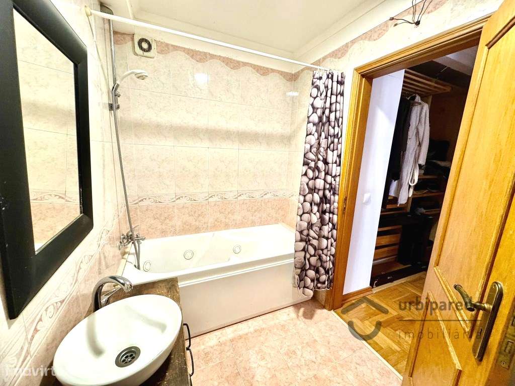 Apartamento T2+1 Duplex, c/ parqueamento, Ramada Caneças.-12