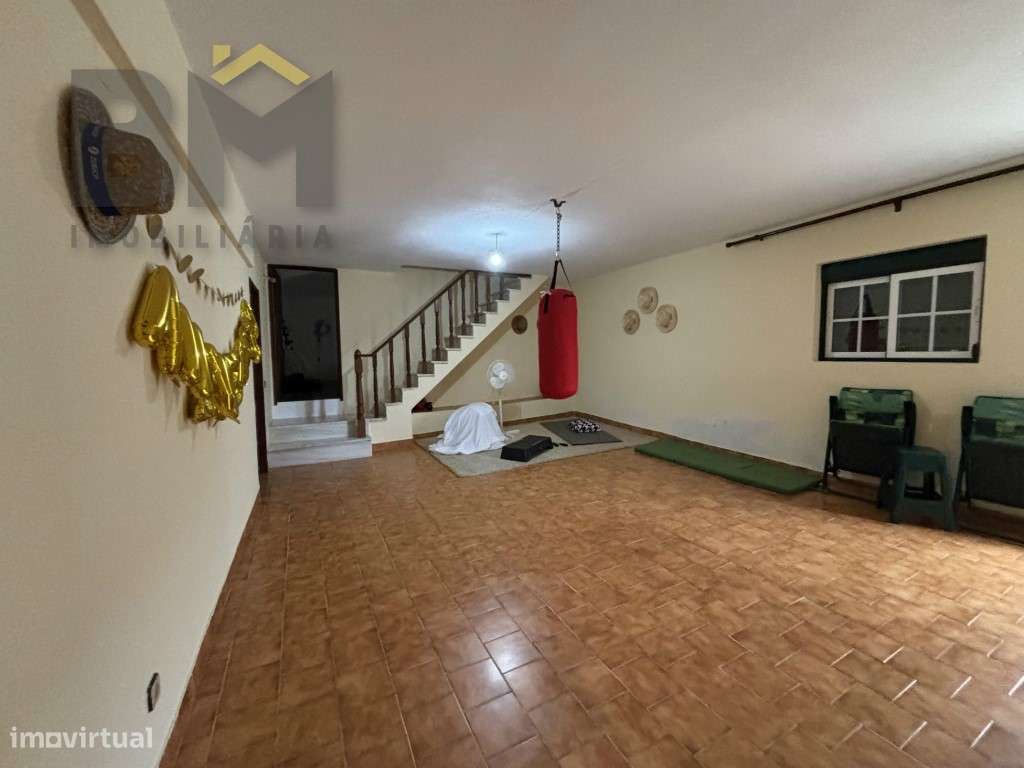 Moradia T4 com 5000m2 de terreno - Escalos de Baixo (Castelo Branco)-22