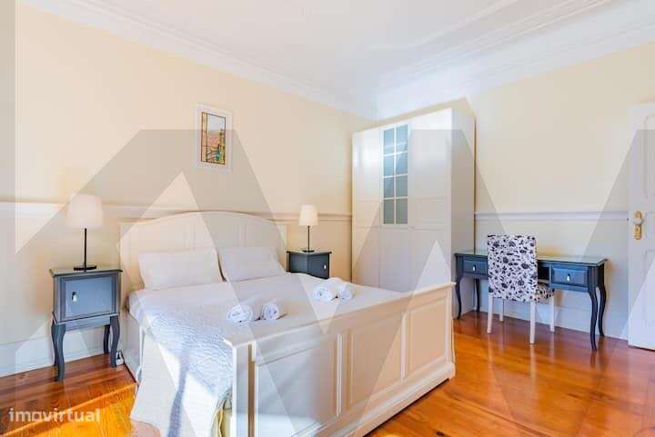 Apartamento T3+1 de Charme nas Avenidas Novas - Grande imagem: 5/10