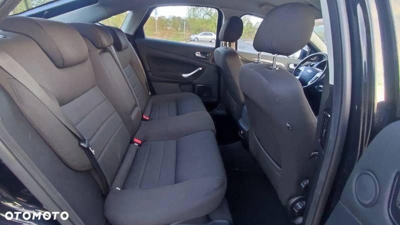 Ford Mondeo 2.0 Titanium - 16