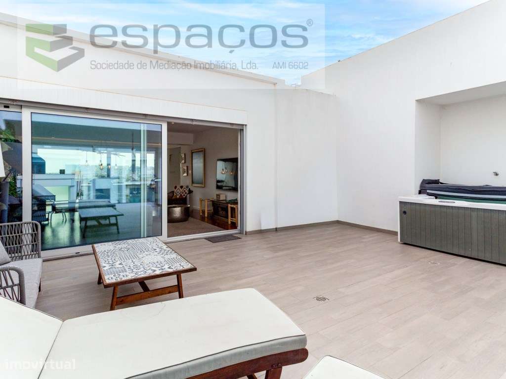 Fantástico T4 com Terraço Privativo, Varanda, Box , Vista Rio, Quin...-11