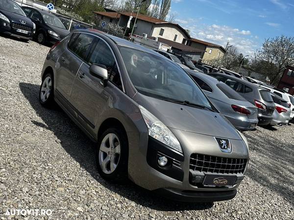 Peugeot 3008 1.6 HDI Confort Pack - 2