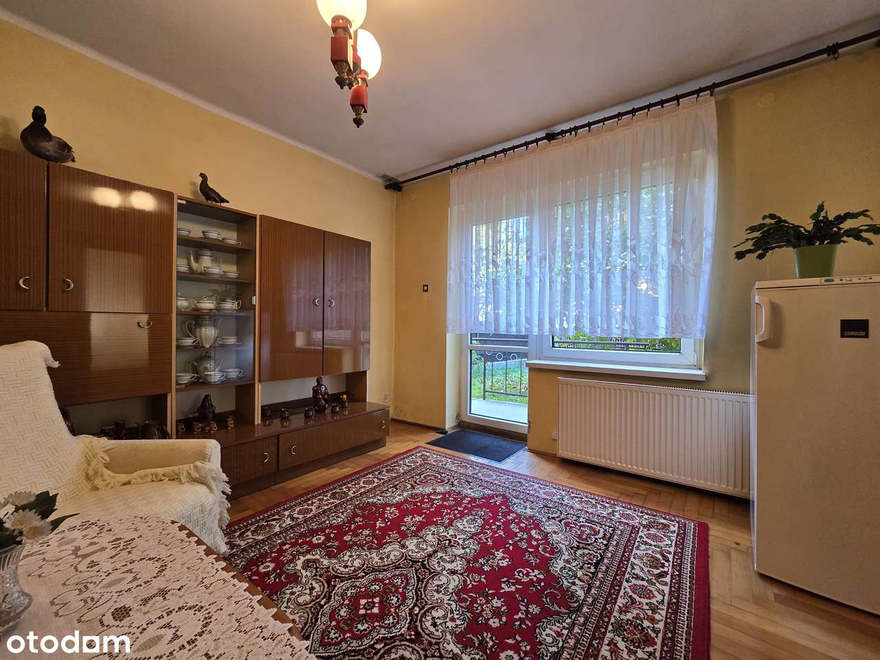 Bardzo zadbany dom do zamieszkania z pompą ciepła i panelami-4