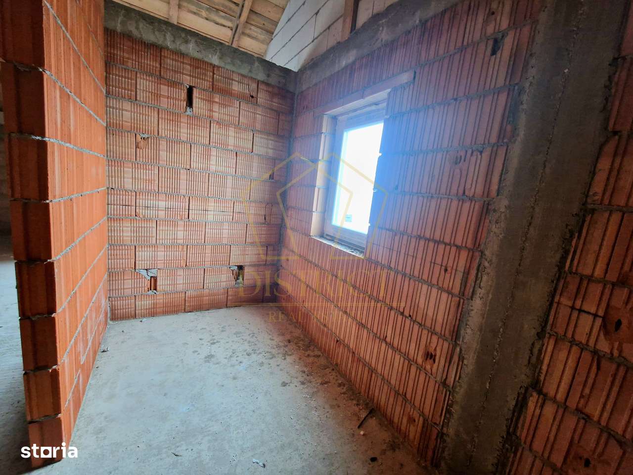 Duplex la rosu cu 3 camere | Mosnita Veche | Padurea Bistrei - Imagine principală: 3/11