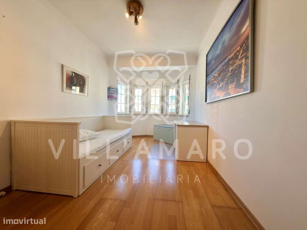 Apartamento T3 com Varanda, Arrecadação e Parqueamento-11