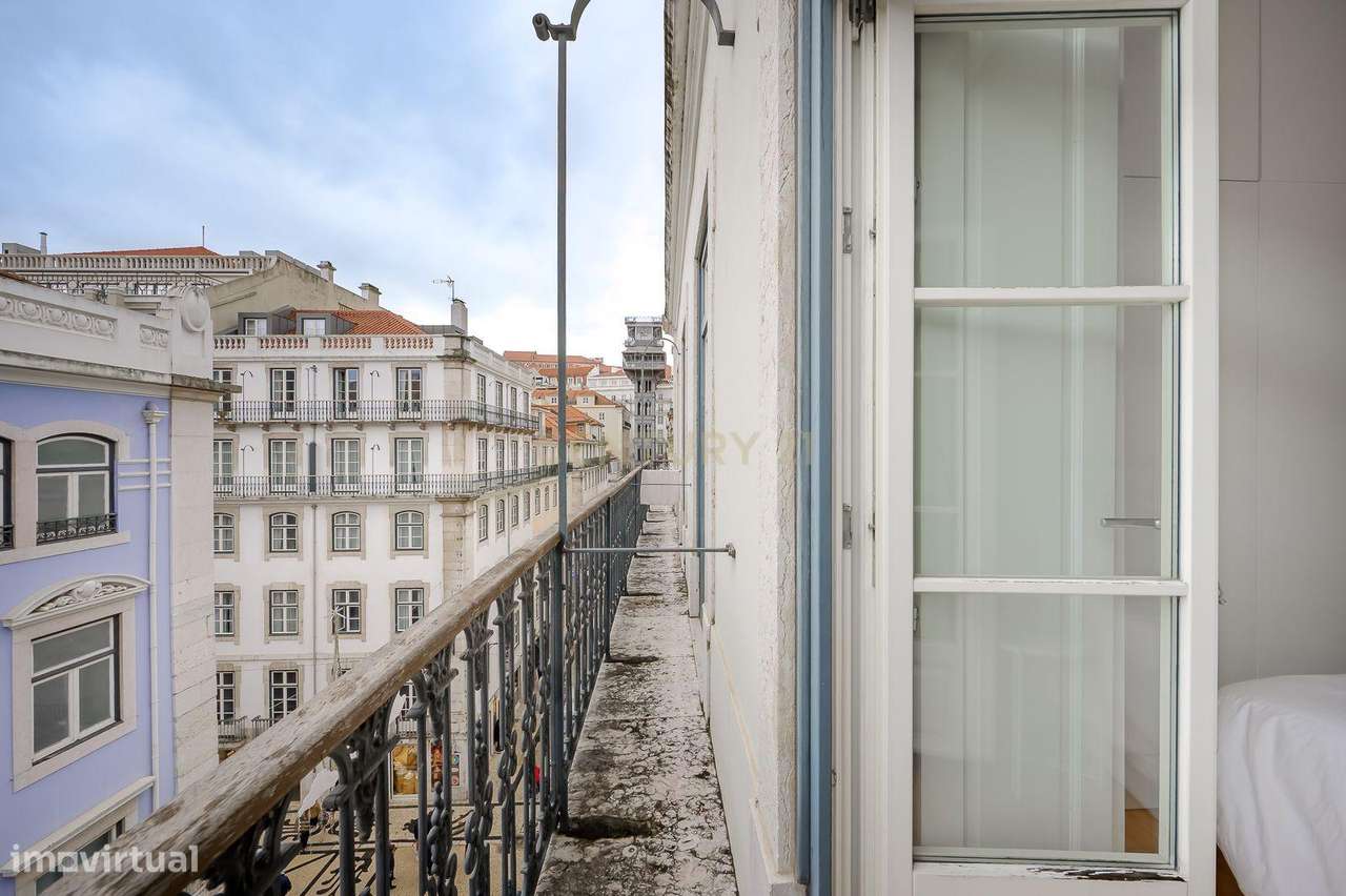 Apartamento T2 de Luxo com Varanda a Sul, Vista Rio e Prédio Totalment-15