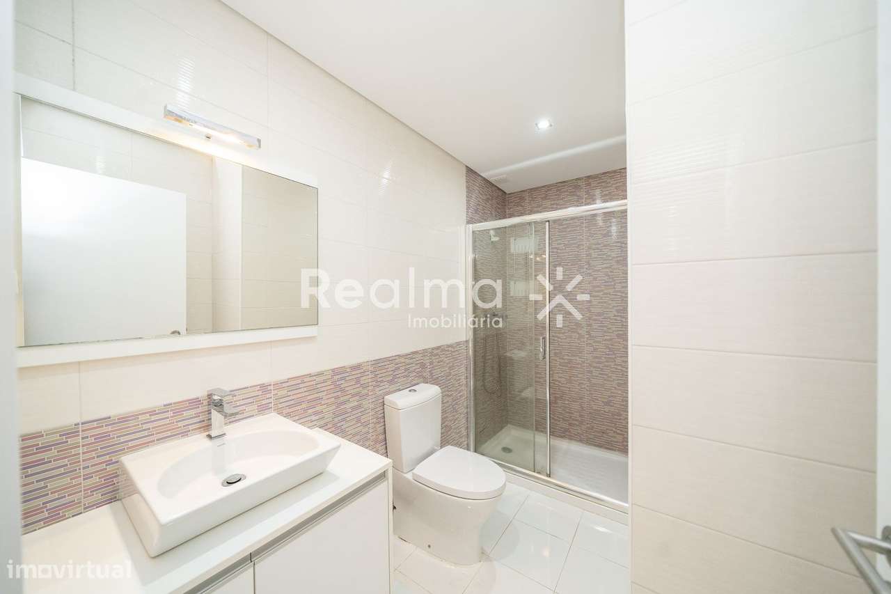 Apartamento T2 Renovado - S.José de S.Lazaro-23