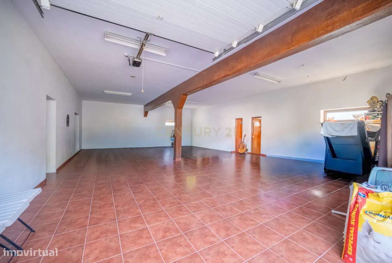 Moradia V4 com Vista Rio e Terreno em Paços de Gaiolo-24