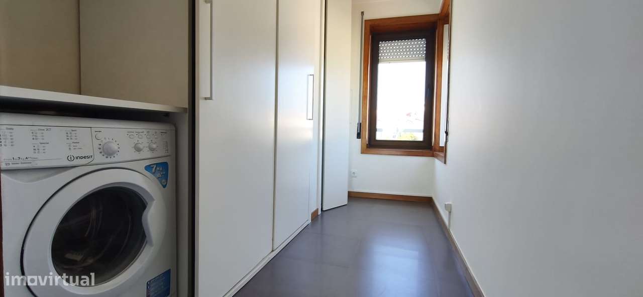 magnifico T5 duplex remodelado na Rua Miguel Torga , Penedo da Saudade-21