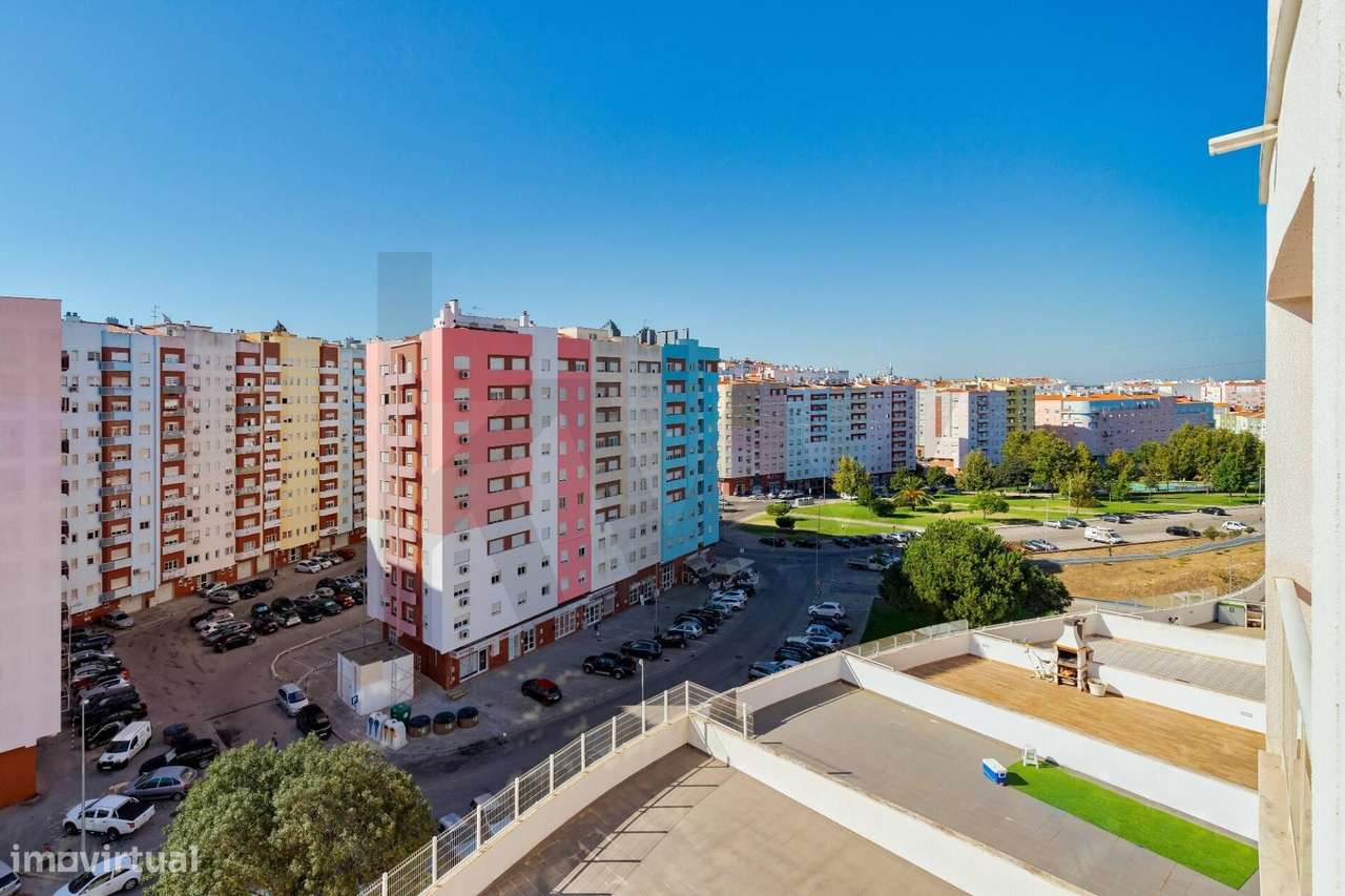 O Seu Novo Refúgio em Santa Marta do Pinhal: Modernidade com Entrega e - Grande imagem: 4/6