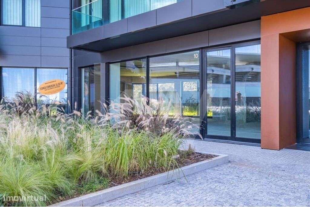 LOJA COMERIAL COM 310 M2 / EDIFICIO DE PRESTIGIO / FUNCHAL / SAO MARTI - Grande imagem: 4/25