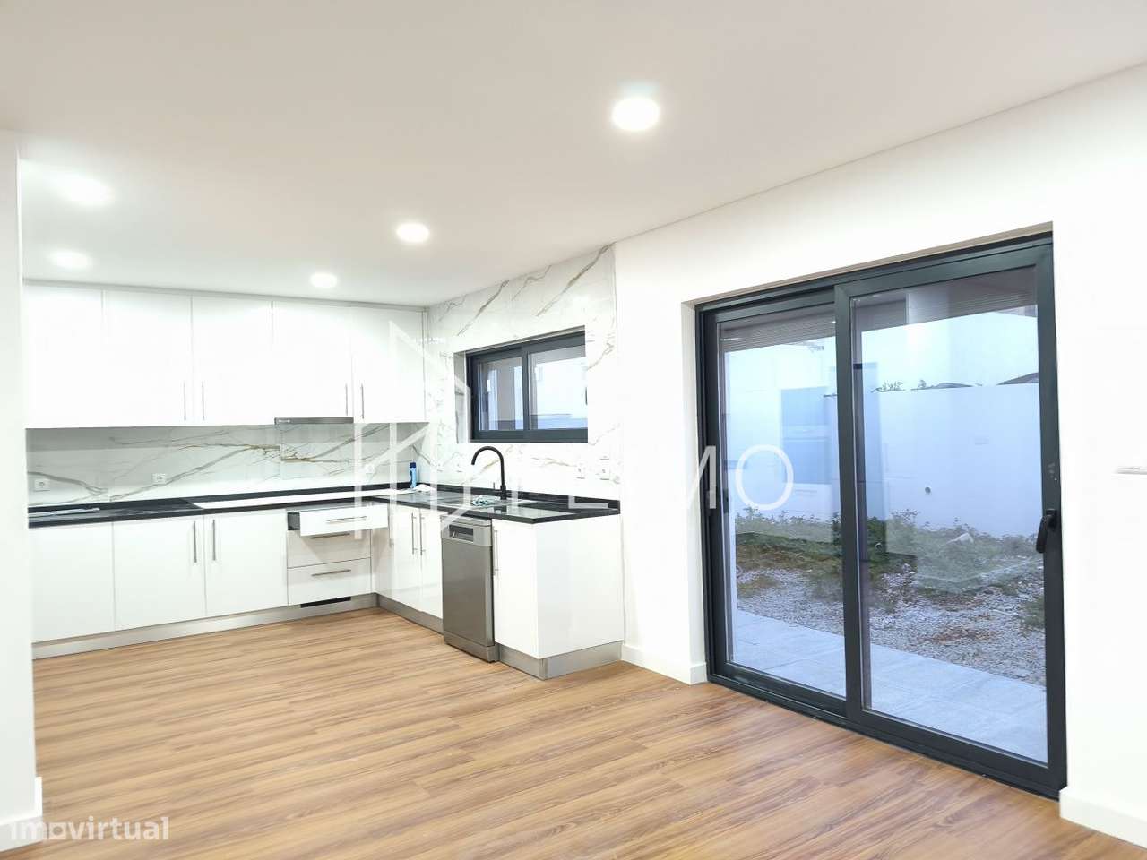 Moradia T3 geminada Nova-16