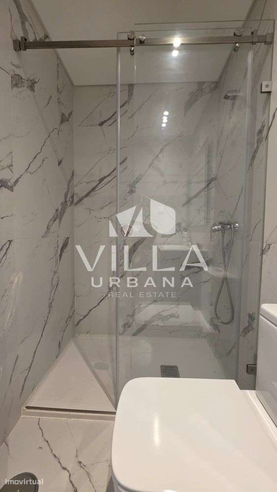 Apartamento T2 c/ Espaço Exterior localizado no Centro de Almada-27