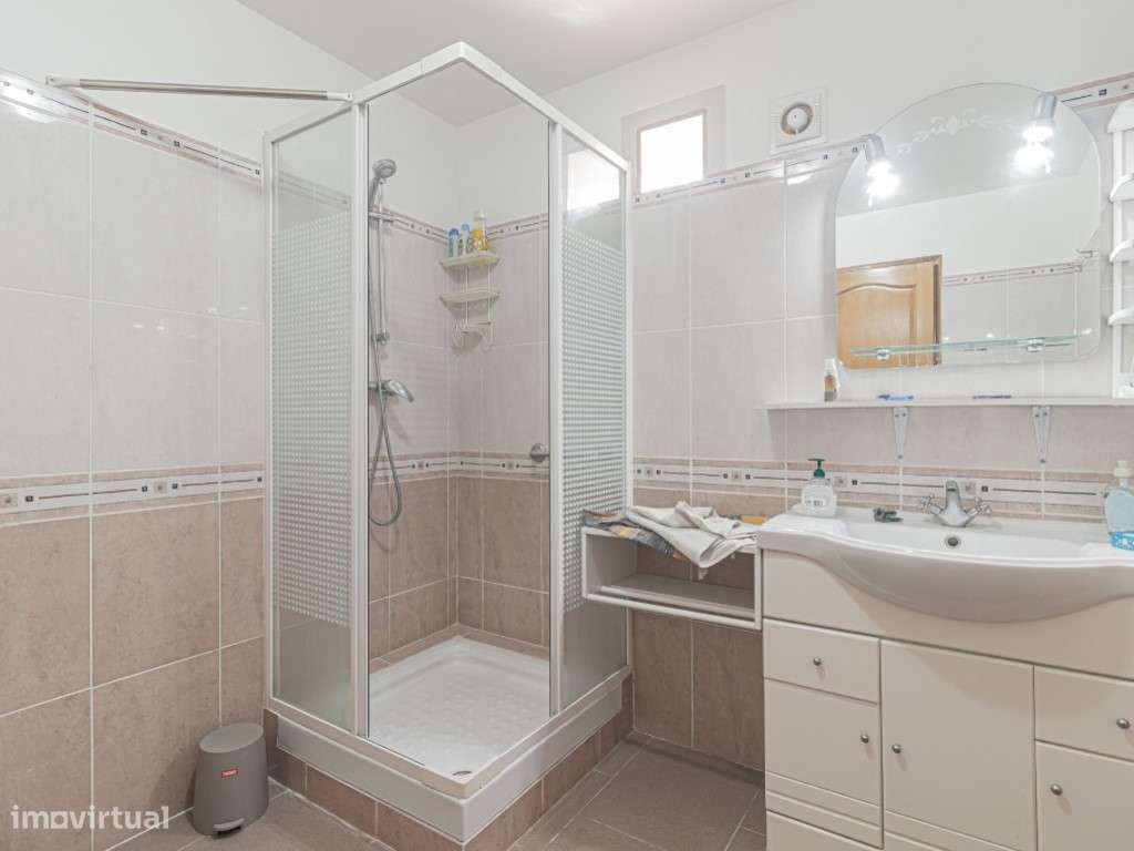 Moradia T5 Isolada com Piscina e Vista Mar-28