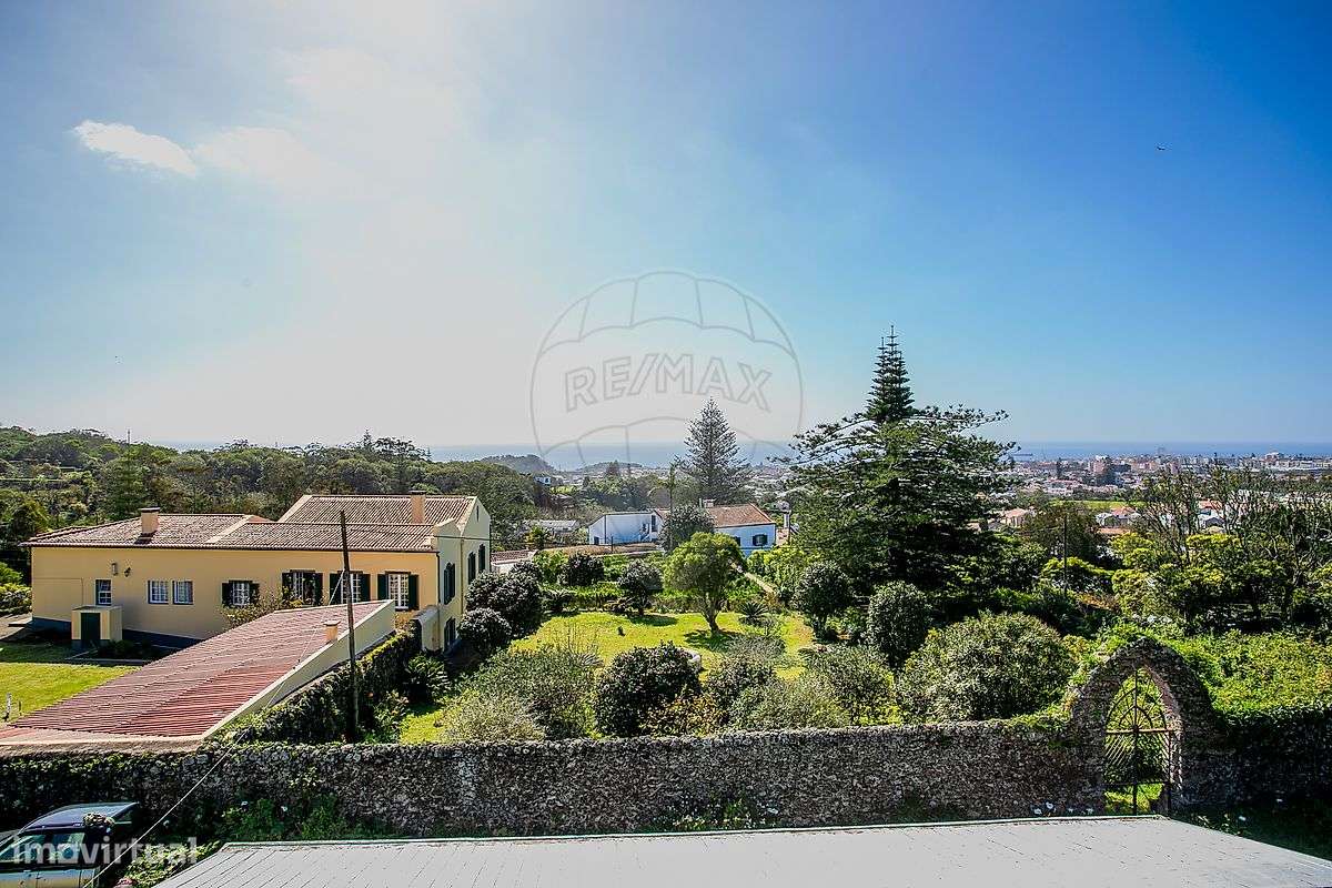 Moradia T6 para venda-24