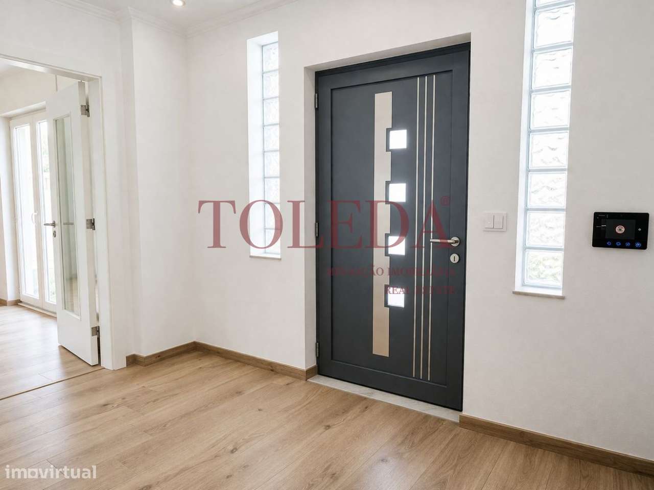Moradia Isolada T5 com lote de 850m2-3
