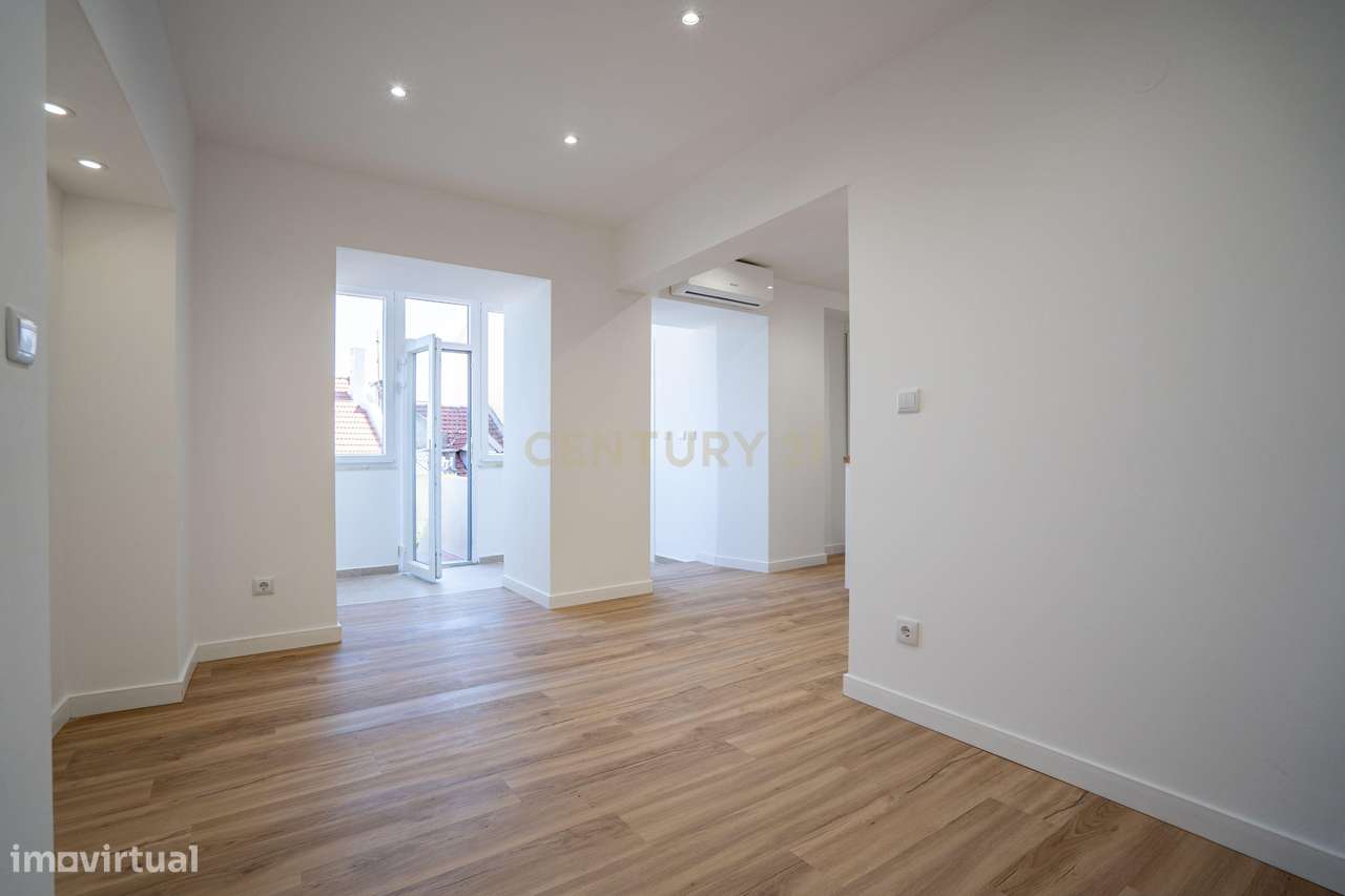 Apartamento T2, Rua do Mato Grosso, Santa Engrácia, São Vicente - Grande imagem: 5/28