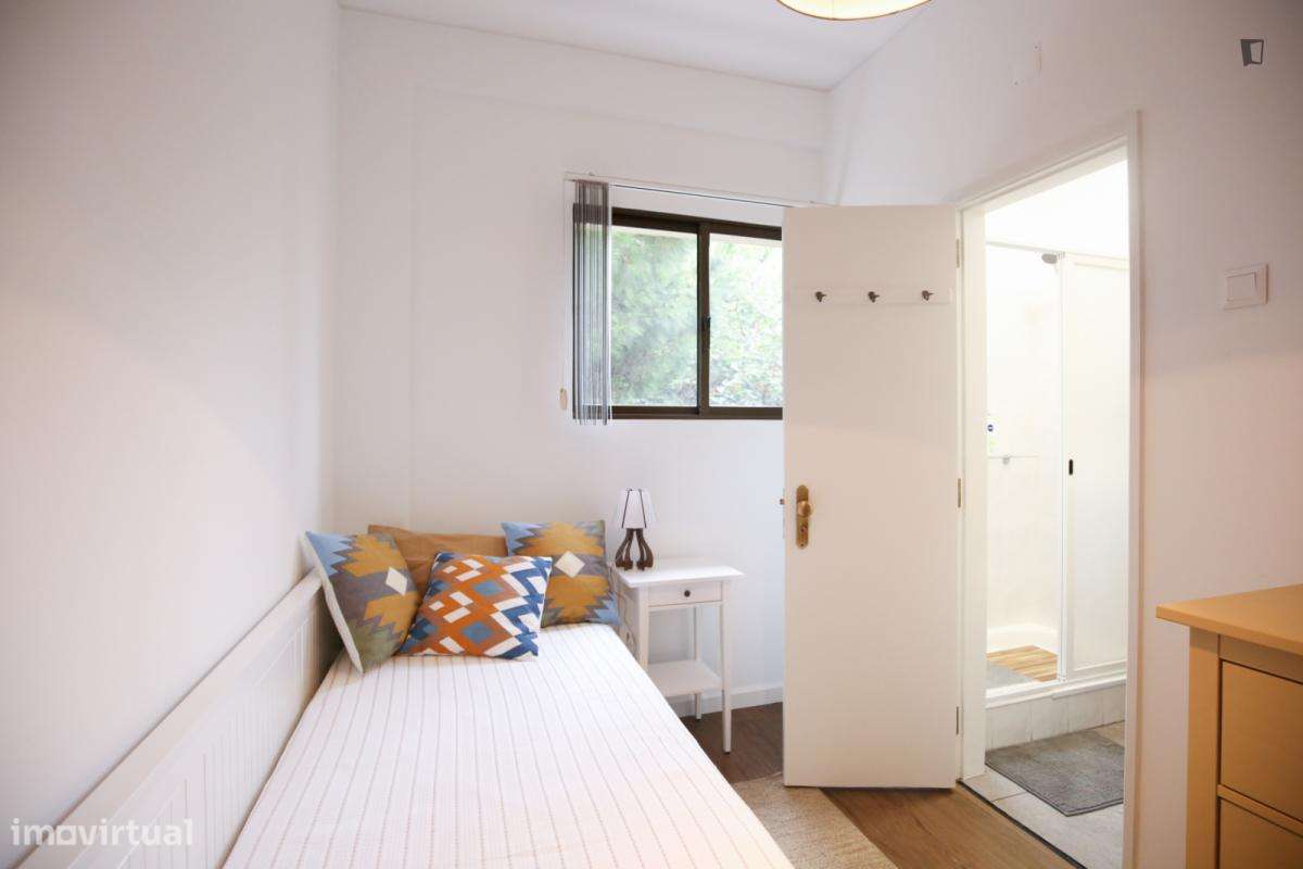 Quarto - localizado em Lisbon - Grande imagem: 5/10