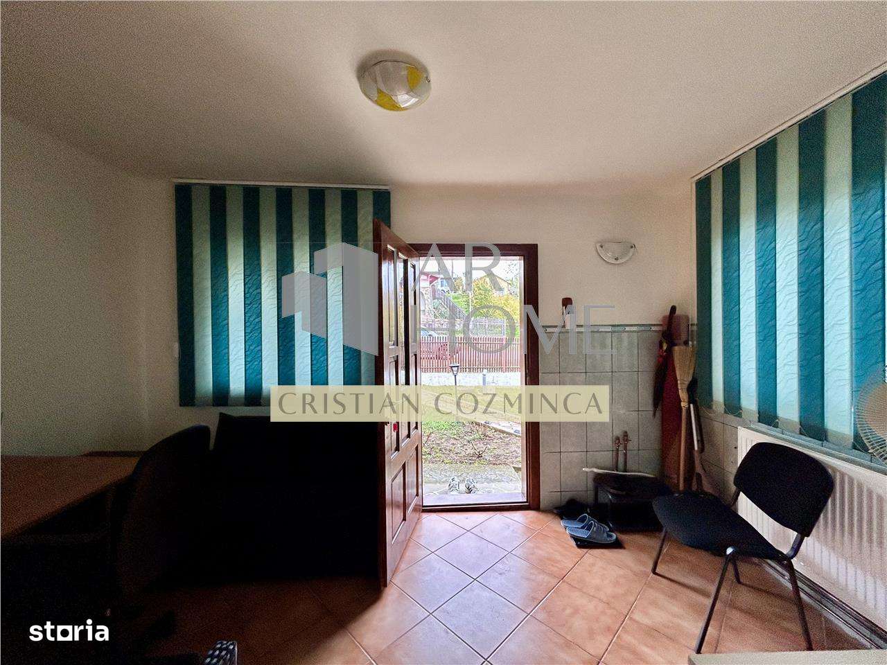 Vanzare casa 6 camere, in Baicoi, teren 1800 MP-10