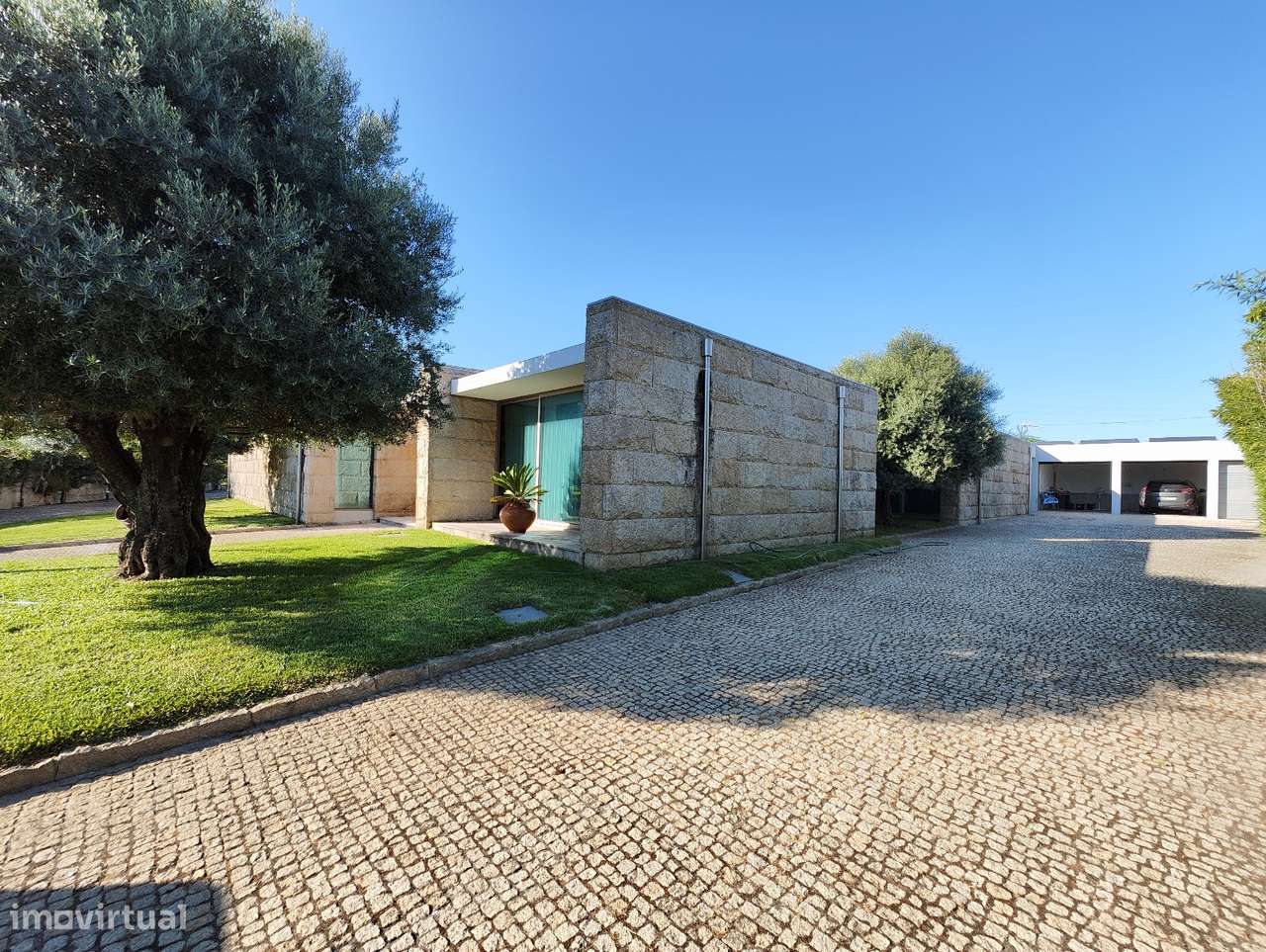 Vende-se moradia de luxo-52