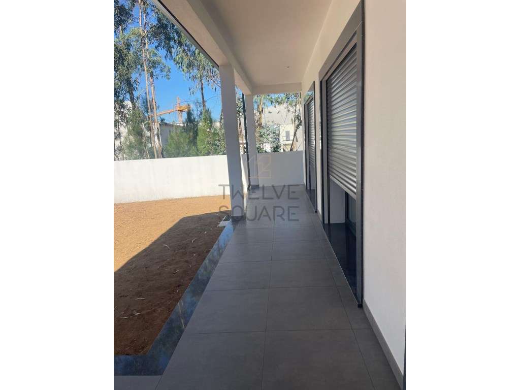 Moradia térrea tipologia T3 Nova em terreno com 568 m2. - Grande imagem: 4/21